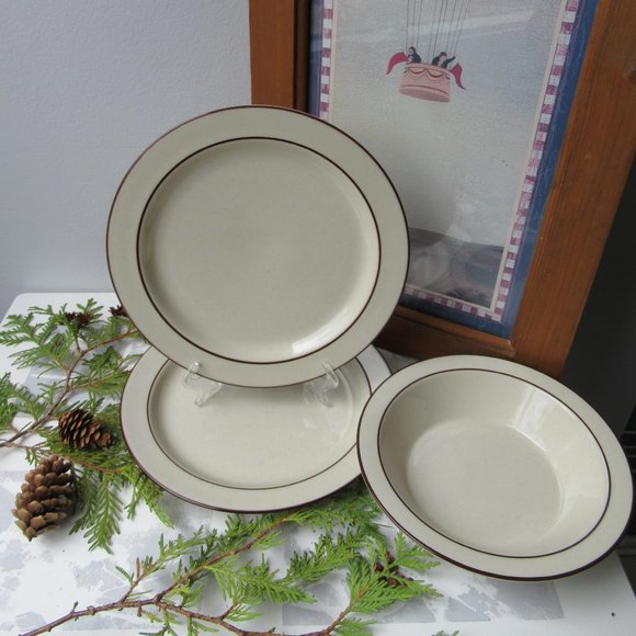 Stoneware 2 Salad Plates & 1 Bowl by Carla, Japan - Picture 5 of 9